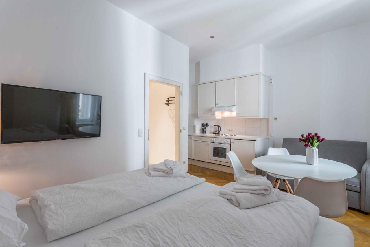 Beautiful Apartment City Center 4 Виена Екстериор снимка